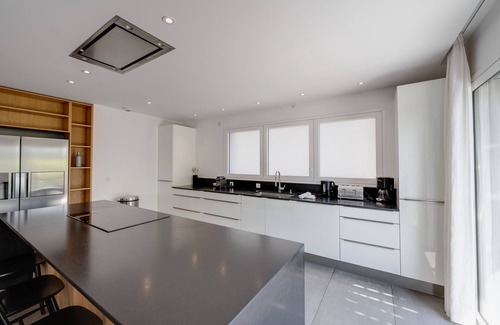 Annecy Old Town Condo | Villa Prestige : Private lift, air conditioning, terrace