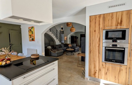 Eygalieres Villa | Villa, private heated pool, beautiful view of the Alpilles, air-conditioned