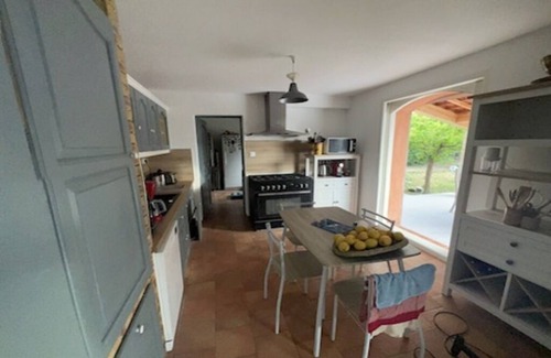 Ventabren Villa | Villa Provençale, air-conditioned, near Aix en Provence.