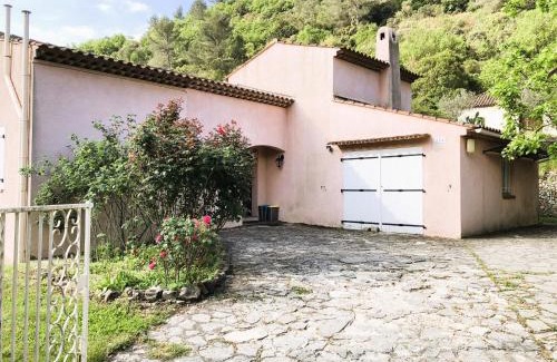Belgentier House | Villa provençale au calme entourée de verdure, animaux de compagnie acceptés !