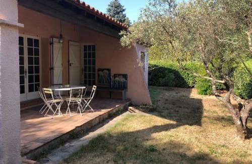 Belgentier House | Villa provençale au calme entourée de verdure, animaux de compagnie acceptés !