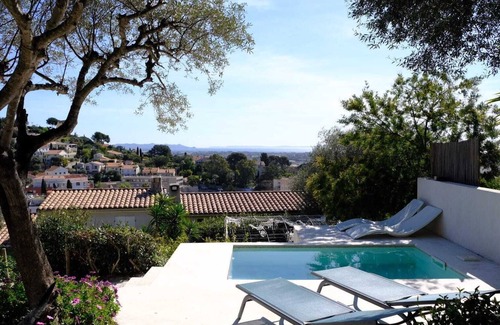 Hyeres City Centre Villa | Villa Provençale vue mer
