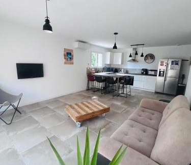 La Celle-sous-Gouzon Villa | Villa Provence Méditerranée