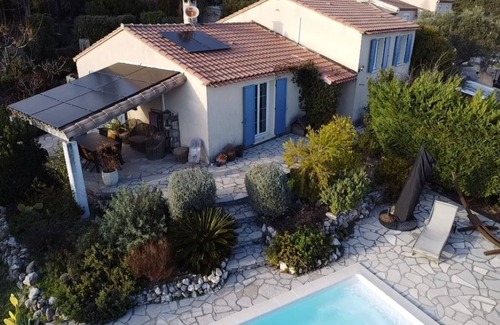 Vailhauques Villa | Villa Provence - view * swimming pool * air conditioning * Wifi