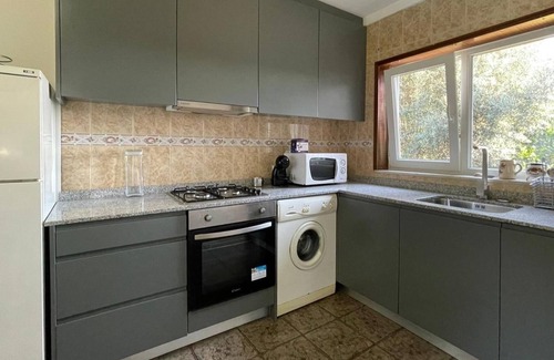 Gondoriz Villa | Villa 'Casa Santo Antonio' with Mountain View, Private Pool and Wi-Fi