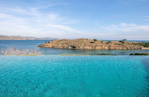 Cadaques Villa | Villa "Punta d'en Bailet" with Sea View, Pool & Wi-Fi