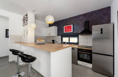 Brgod House | Villa Quinta is a modern holiday home with swimming pool and sauna, only 4 km from the sea.
