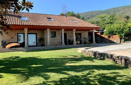 Baiona Villa | VILLA RAICES. Agradable casa con piscina
