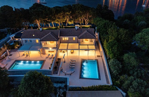 Cavtat Old Town House | Villa Rat,Luxury Stay,Beautiful new Property,Pool, Sauna,Gym,Amazing GreenGarden