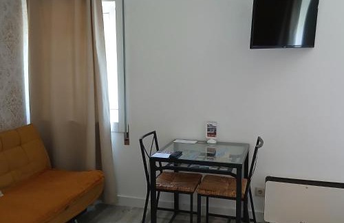 Vila do Conde House | Villa Regio Room