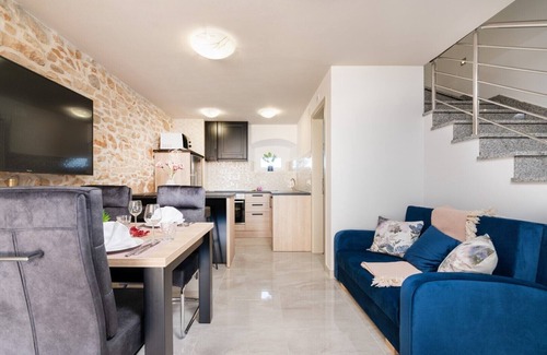Kastelir Villa | Villa Relax,Kastelir with Sauna and Jacuzzi