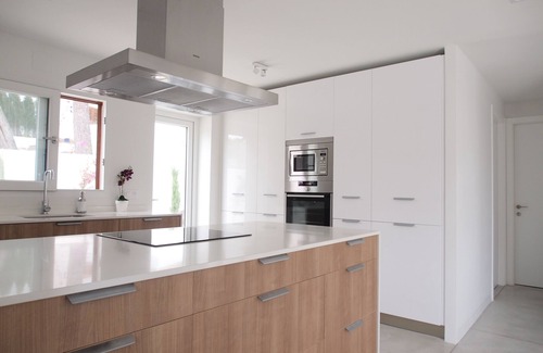 Arnella Villa | Villa Renate 5min walk sand beach Large Pool WiFi Airco 5 Bedrms 2 Kitchens