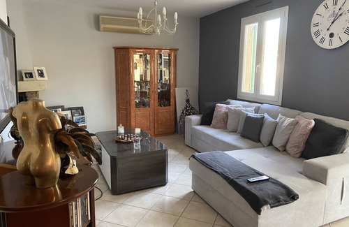 Orange House | villa rental vaucluse