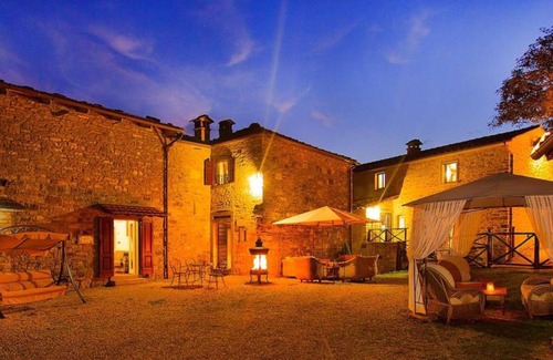 Caprese Michelangelo Villa | Villa Resort in Tuscany