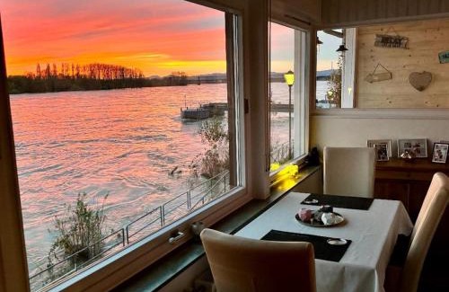 Neuwied Apartment | VILLA RHEINSTEIN AM SCHLOSS ENGERS