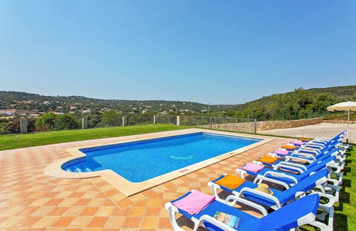 Sao Clemente Villa | Villa Ribeiro Tomas by Villa Plus