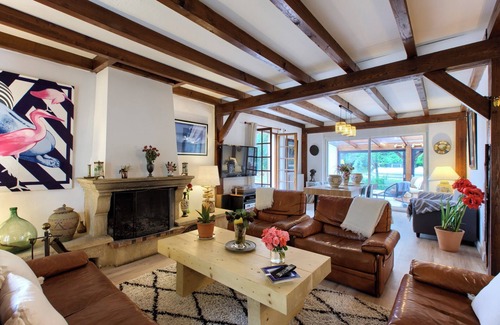 Le Pian-Medoc Villa | Villa 'Rodolphe' with Private Pool, Private Terrace and Wi-Fi