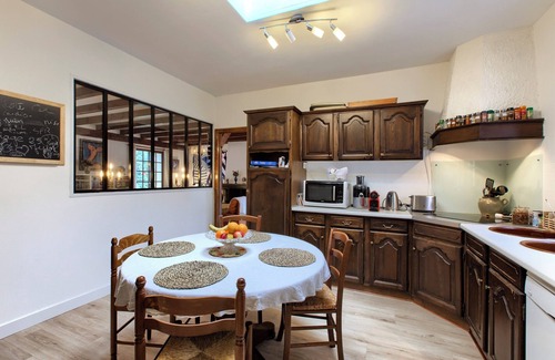 Le Pian-Medoc Villa | Villa 'Rodolphe' with Private Pool, Private Terrace and Wi-Fi