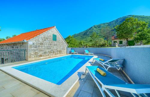 Tucepi Villa | Villa Roglić Serene Retreat Near Baška Voda with Heated Pool