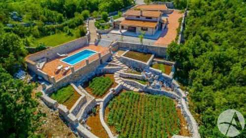 Vrgorac Villa | Villa Rusticale with Private Pool