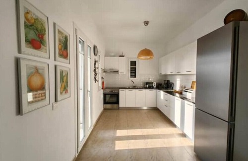 Syros House | Villa Saloustros
