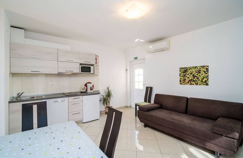 Plat Apartment | Villa Samba - Luxury One-Bedroom Apartment with Balcony and Sea View