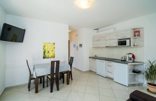 Plat Apartment | Villa Samba - Luxury One-Bedroom Apartment with Balcony and Sea View