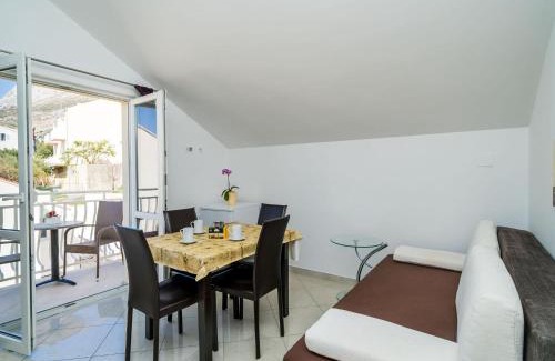 Plat Apartment | Villa Samba - Standard One-Bedroom Apartment with Balcony and Sea View