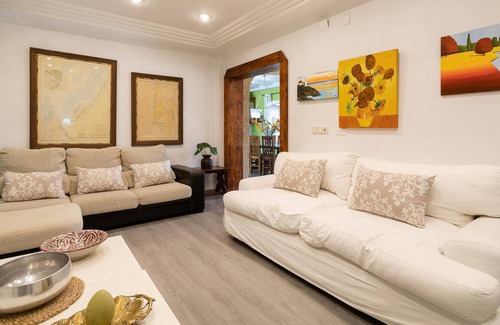 Elche Villa | Villa 'Santos Village' with Pool & Wi-Fi