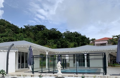 Gourbeyre House | Villa Saphir Equipée