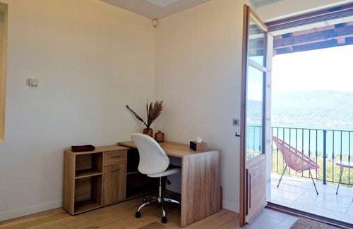 Veyrier-du-Lac House | Villa Savoie -The elegance of a private pool villa - Jacuzzi and lake view