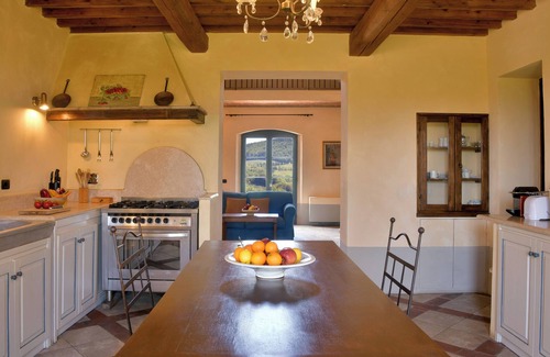 Casale Marittimo Villa | Villa Scudo by Faantasia Villas