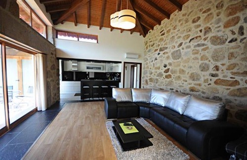 Aborim Villa | Villa Serenidade | 3 Bedrooms | Tennis Court | Countryside Location | Braga |.