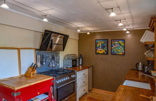 Saint-Seurin-de-Prats Villa | Villa Shambhala - Four Bedroom Villa, Sleeps 8