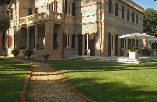 Marina di Pietrasanta Bed & Breakfast | Villa Signori