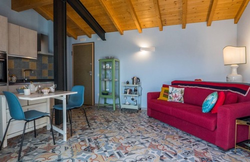 Cordigliano Apartment | Villa Silvana - Apt Giulia With Terrace & Parking