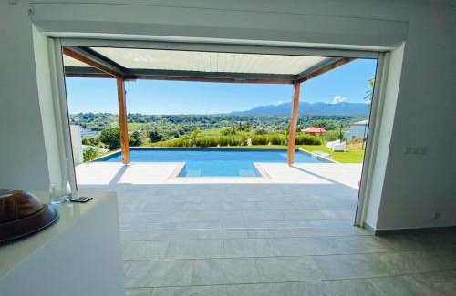Petit-Bourg Villa | Villa Sinoé