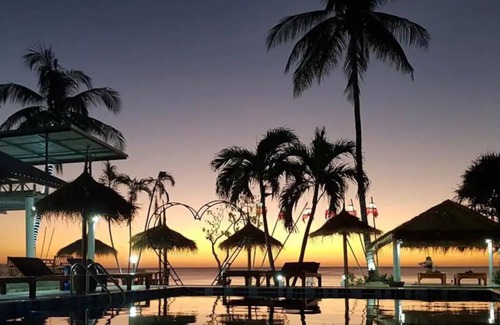Ko Lanta Villa | Villa - Sleeps 8 - Terrace - Beach Close