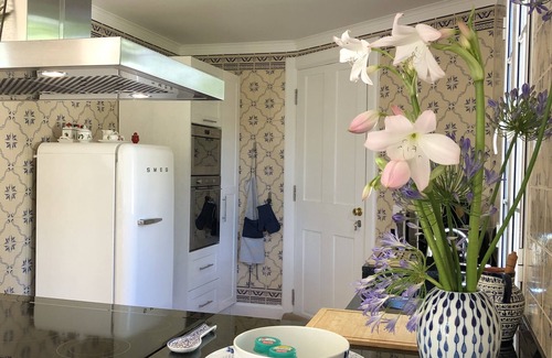 Camacha Villa | Villa-sleeps2-garden-private park