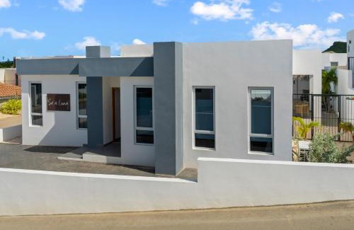 Marie Pampoen Villa | Villa Sol A Luna - Mambo Beach