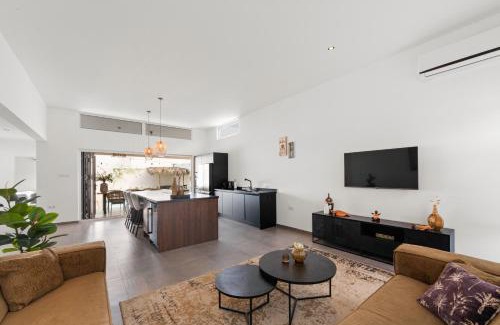 Marie Pampoen Villa | Villa Sol A Luna - Mambo Beach