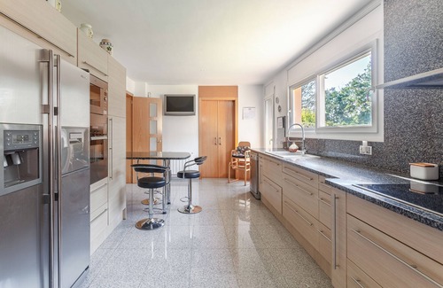 La Canyera Villa | Villa 'Sol' with Mountain View, Wi-Fi and Air Conditioning