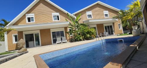 Etang Sale Les Bains House | Villa Soleil