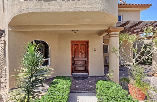 Benito Juarez Villa | Villa Sonari 1 by Kivoya