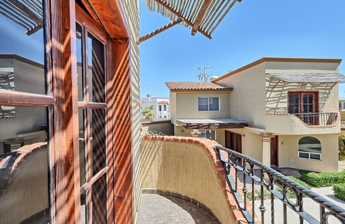 Benito Juarez Villa | Villa Sonari 1 by Kivoya