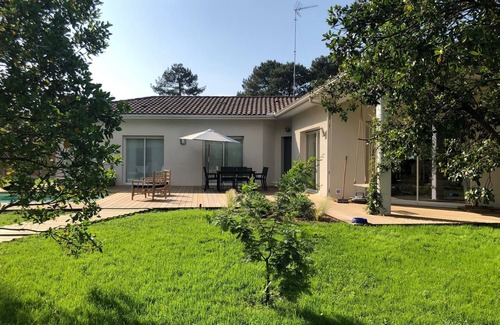 Lanton Villa | Villa Sophie, charming house 200 metres from the center of Cassy