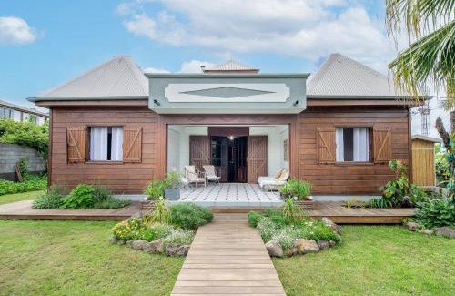 Les Avirons House | Villa spacieuse avec jardin, cheminée et billard, 5 chambres pour 10 pers. - FR-1-786-35