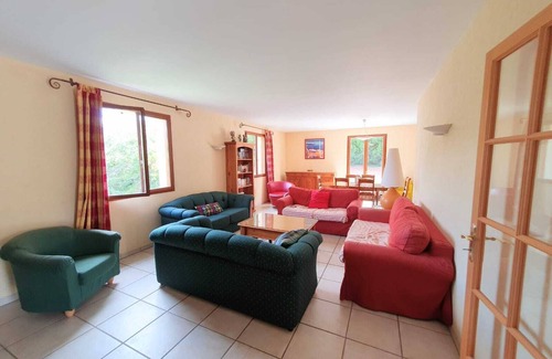 Prompsat Villa | Villa Spacieuse en Auvergne