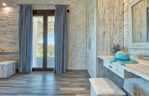 Alykes Villa | Villa Stagio - Four Bedroom Villa, Sleeps 8