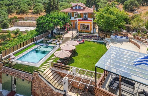 Gerani Villa | Villa Staras - Private Heated Pool Near The Beach